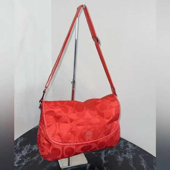 Coach Large Handbag Nylon Red Shoulder Messenger Crossbody Bag AUTHENTIC - Picture 7 of 12